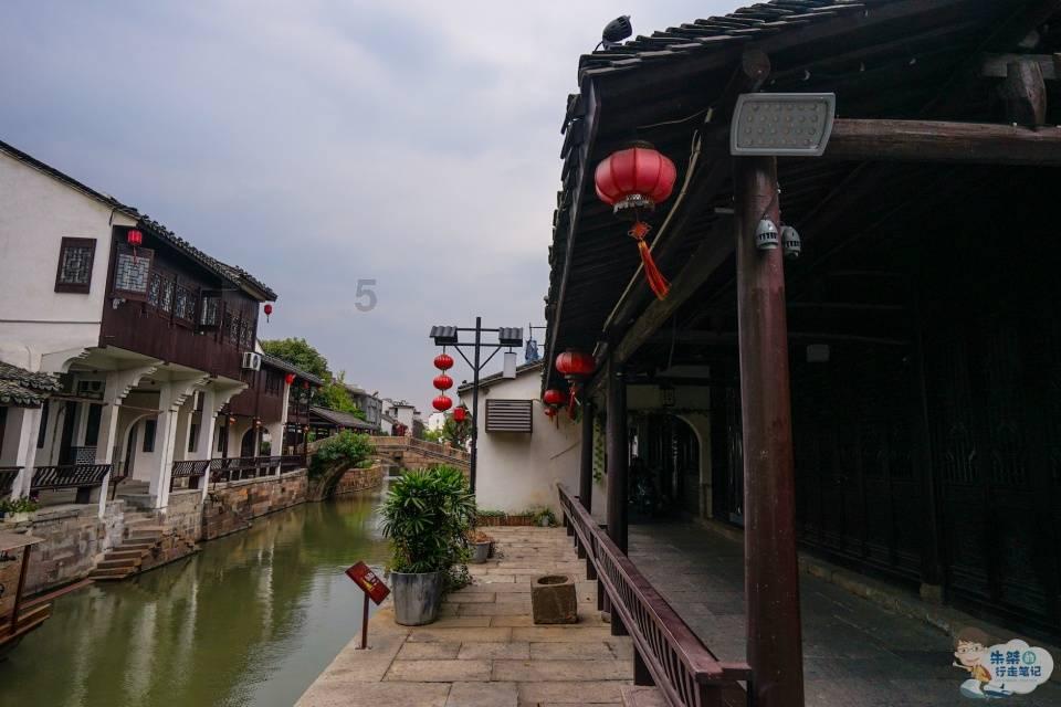 弹球扣篮